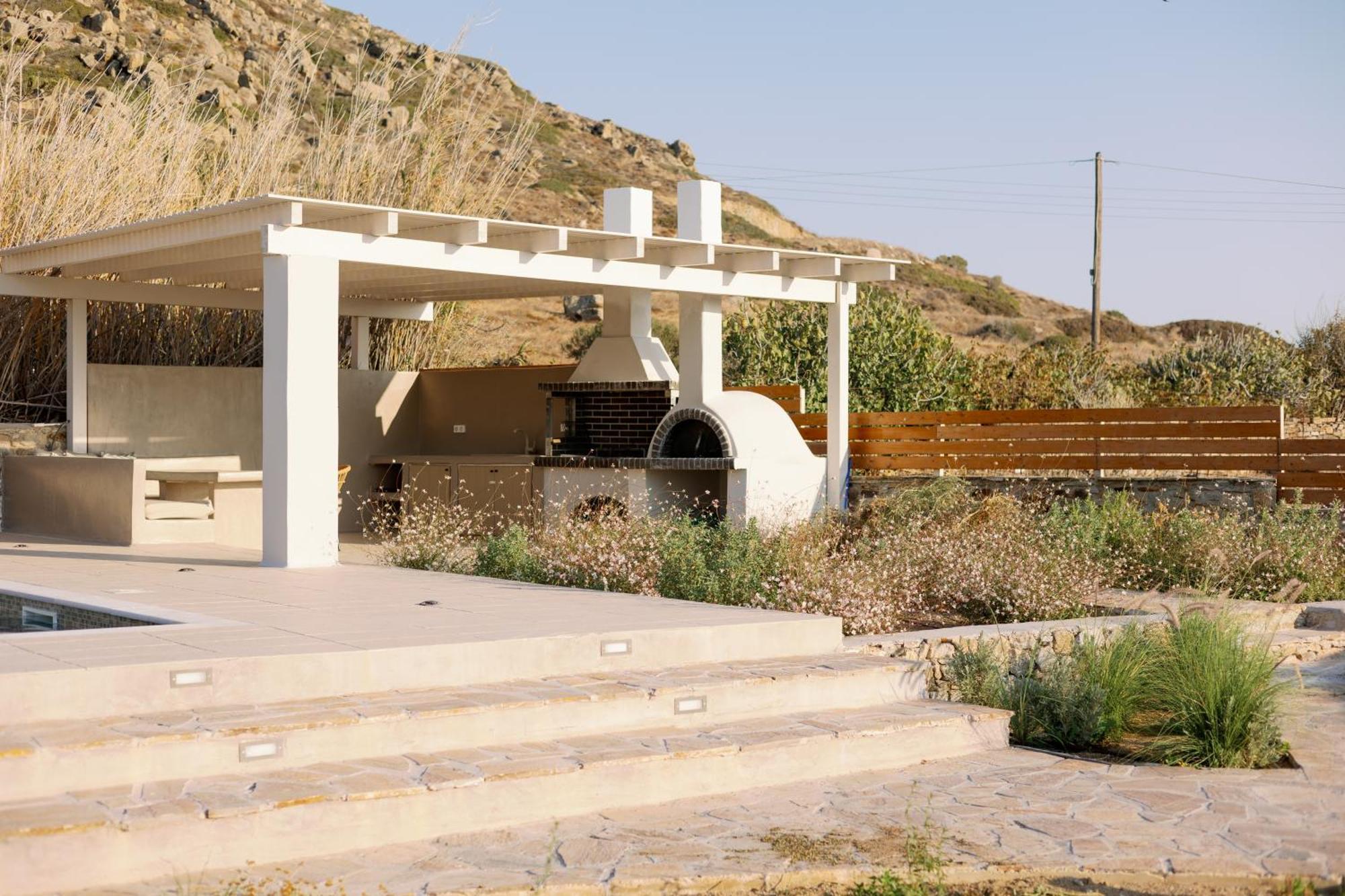 Finest -seaside With Private Swimming Pool- Villa *